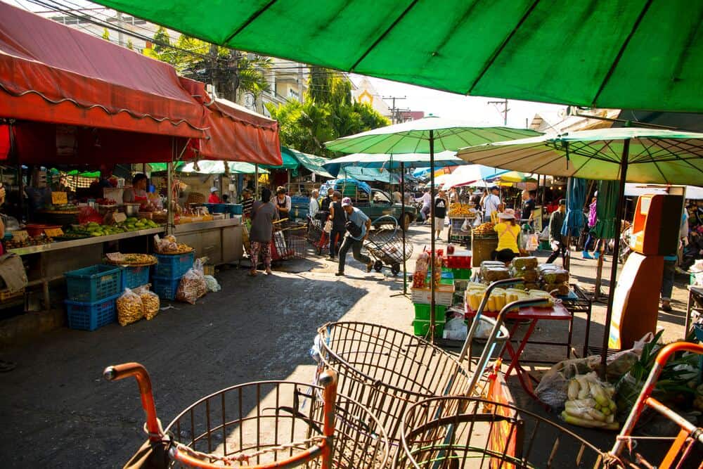 markets in chiang mai